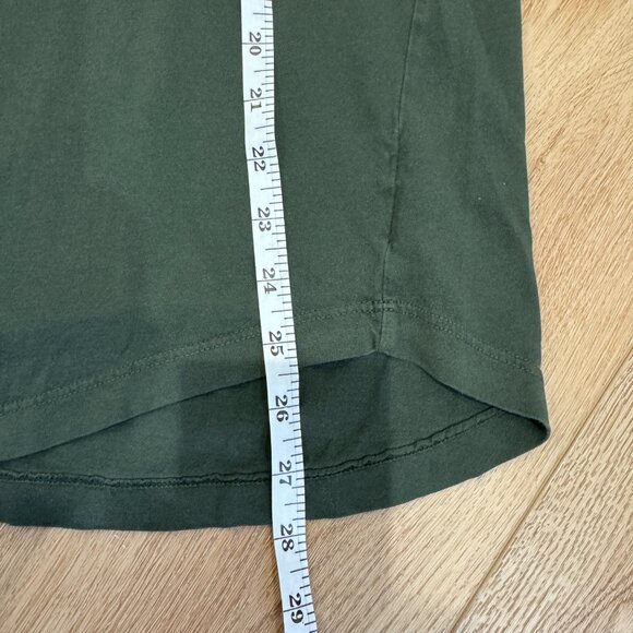 Buck Mason Pima Curved Hem Tee in Moss Green (Men’s Medium) - Picture 7 of 8